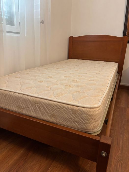 Cama de solteiro com Colchão