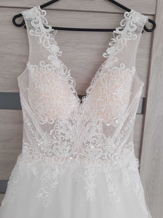 Suknia ślubna marka Hadassa, stan bardzo dobry.