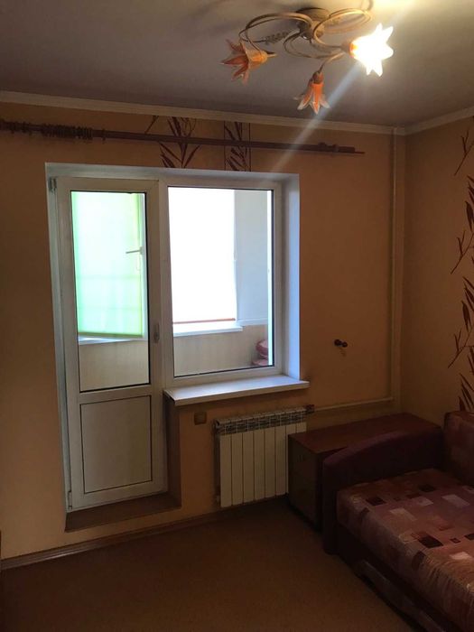Продаж 3-кімнатної квартири,  вул. Каштанова, 8а
