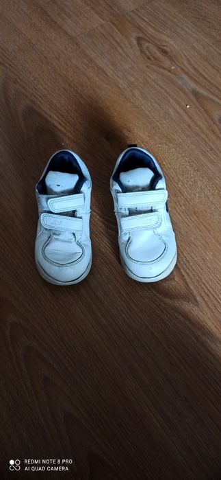 Adidasy nike 25 biale