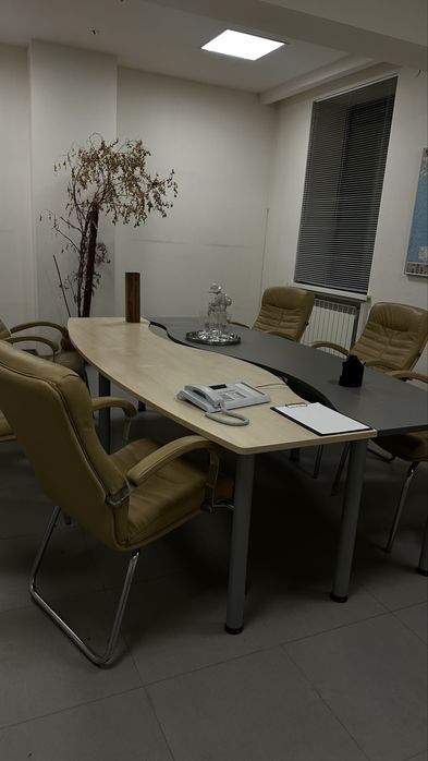 Распродажа офисной мебели Тумбы шкафы комоды стеллажи полки стулья