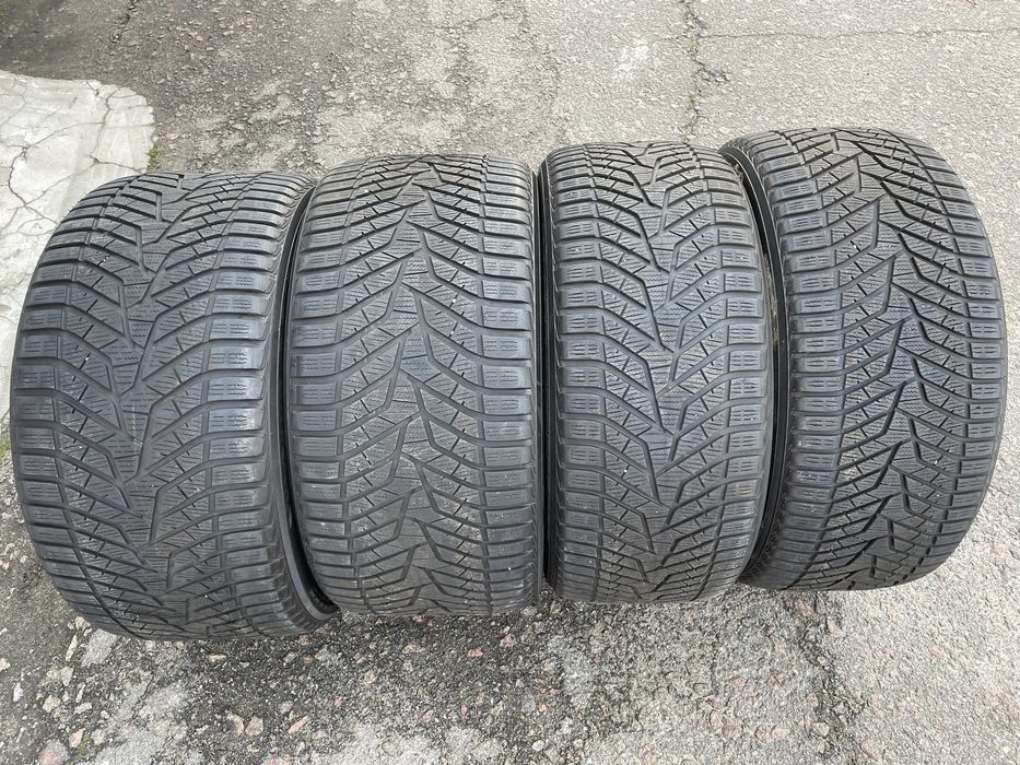 Зимова резина 275/40 R21, 315/35 R21 Yokohama Bluearth winter