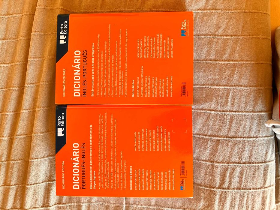 2 dicionários português-inglês e inglês´+-português