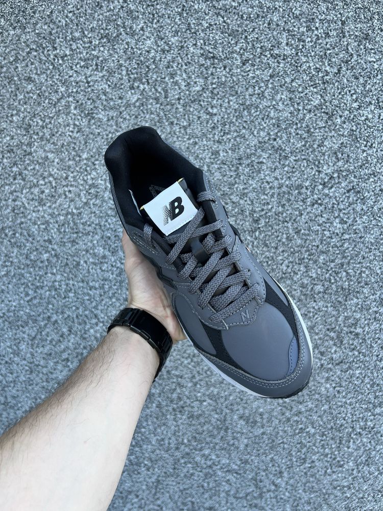 Чоловічі кросівки нб New Balance 2002r m2002rvg
