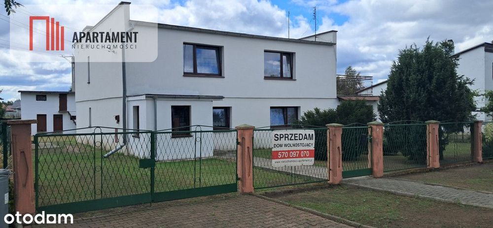Przestronny dom wolnostojący !