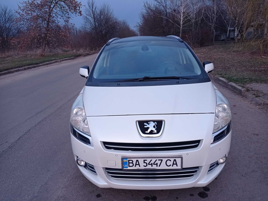 Продам Пежо 5008 2л.HDI