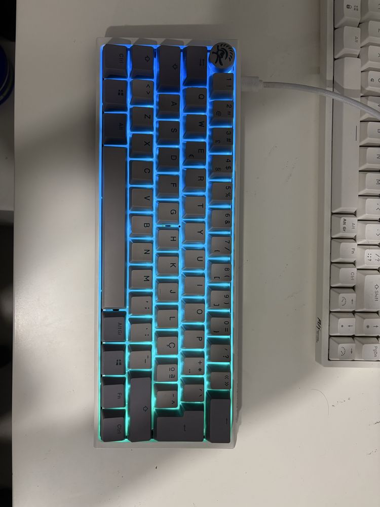 Teclado Mecânico Ducky ONE 3 Mist Mini 60% RGB MX-Brown (PT)