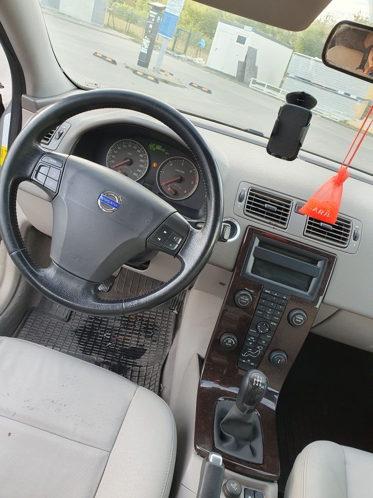 Volvo v50 1.6d doinstalowany ! Auto prywatne