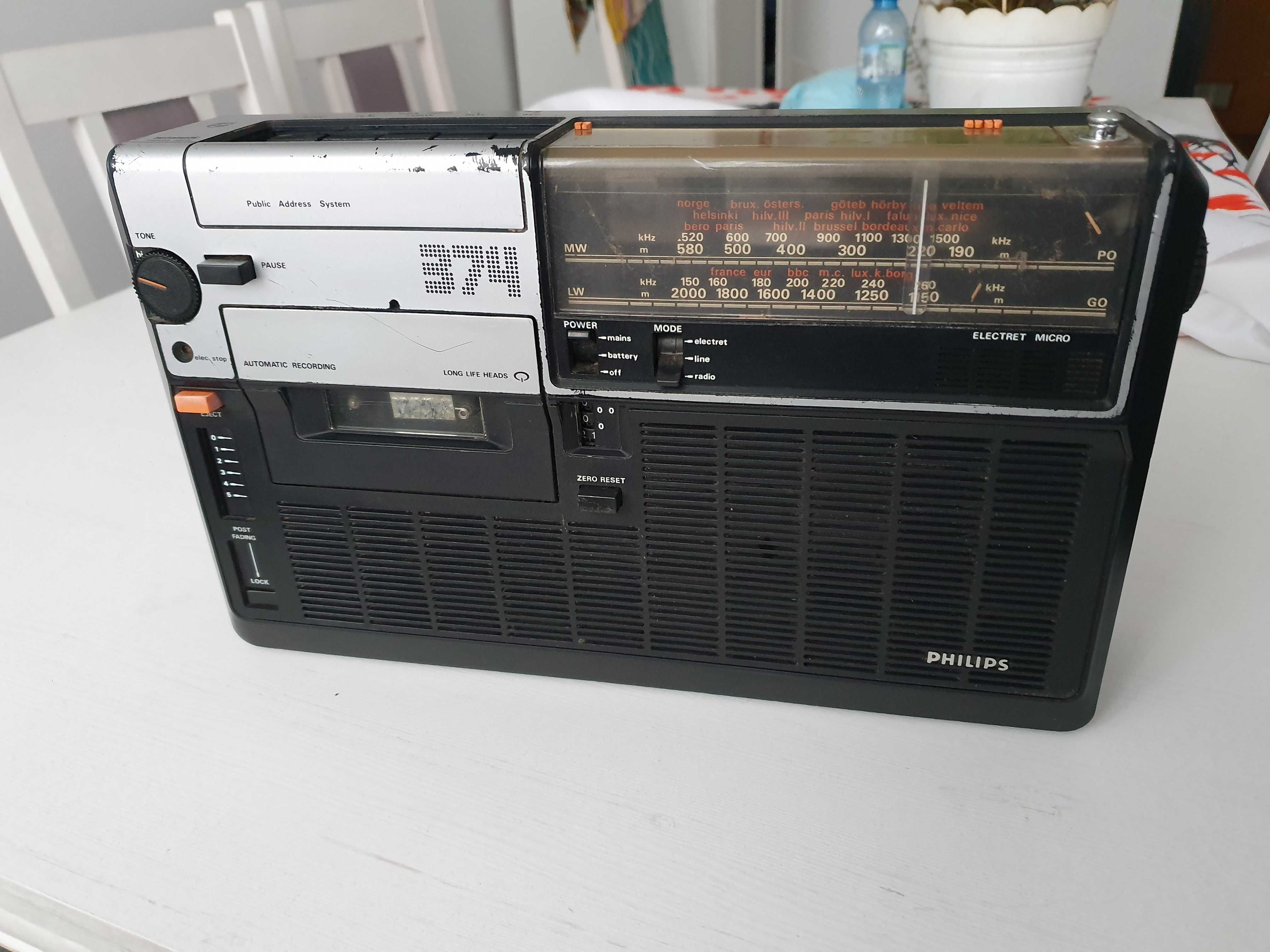 Stary zabytkowy radiomagnetofon Philips 374 type 22ar374/00 vintage