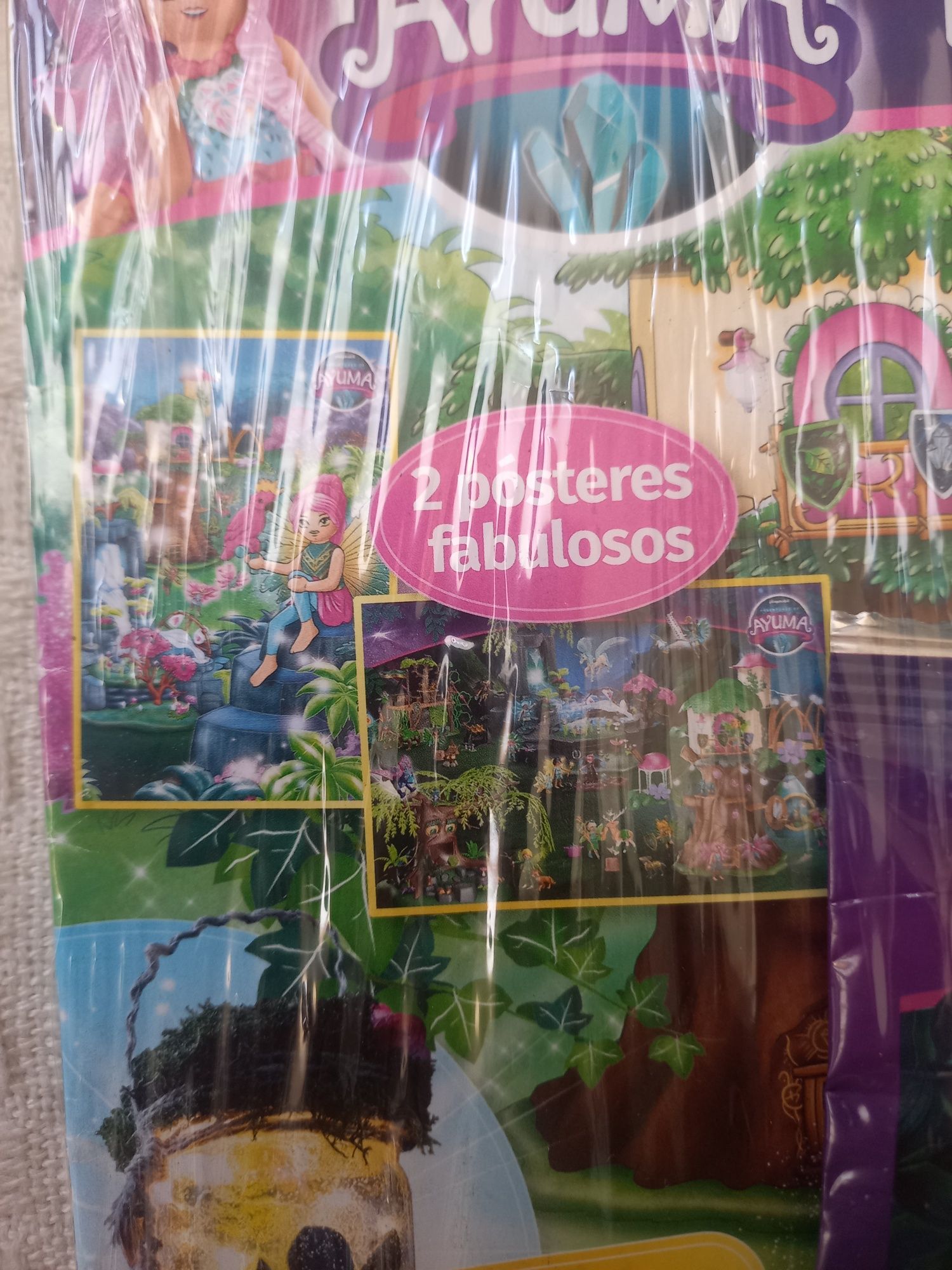 Revista Playmobil n°1 , Nova, contém boneca e  2 posters