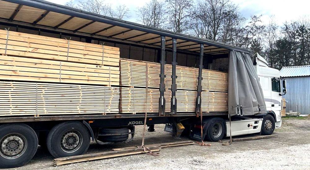 Продаж пиломатеріалів оптом — дошка, брус, рейка необрізна й обрізна