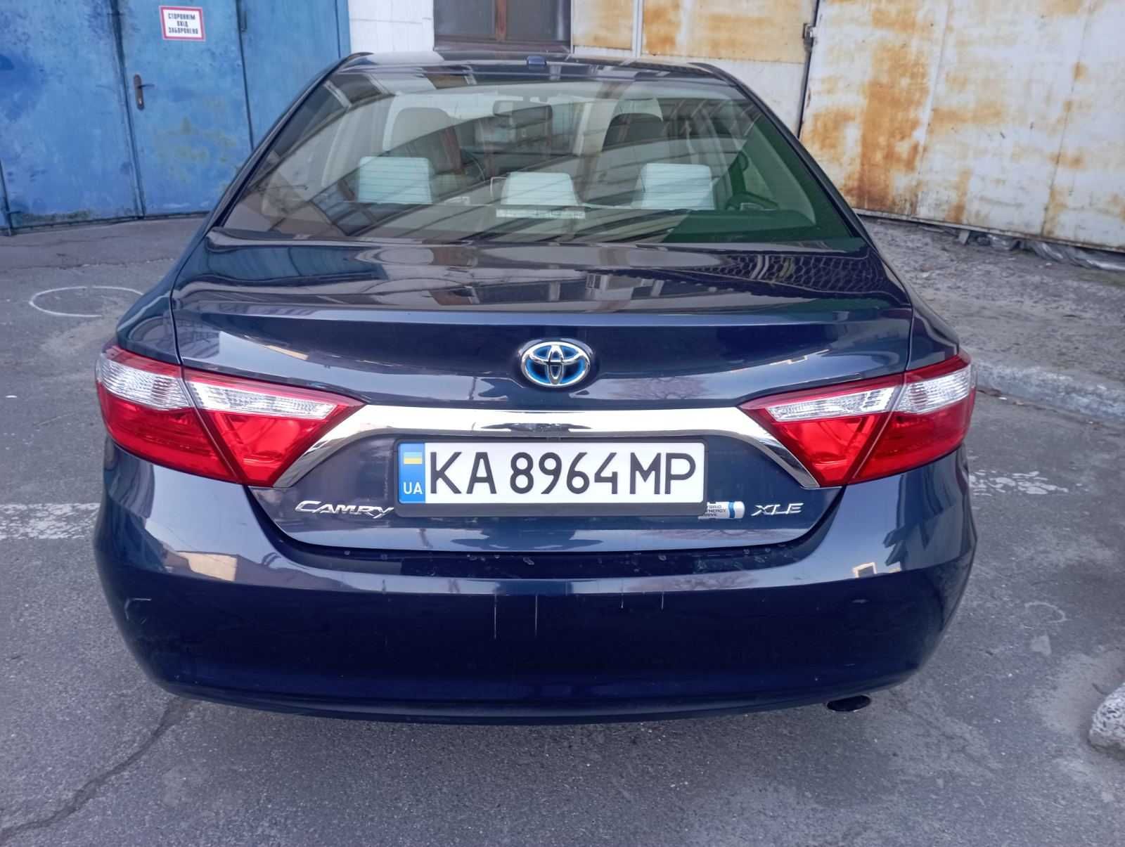Оренда авто Камрі гібрид Camry Hybrid