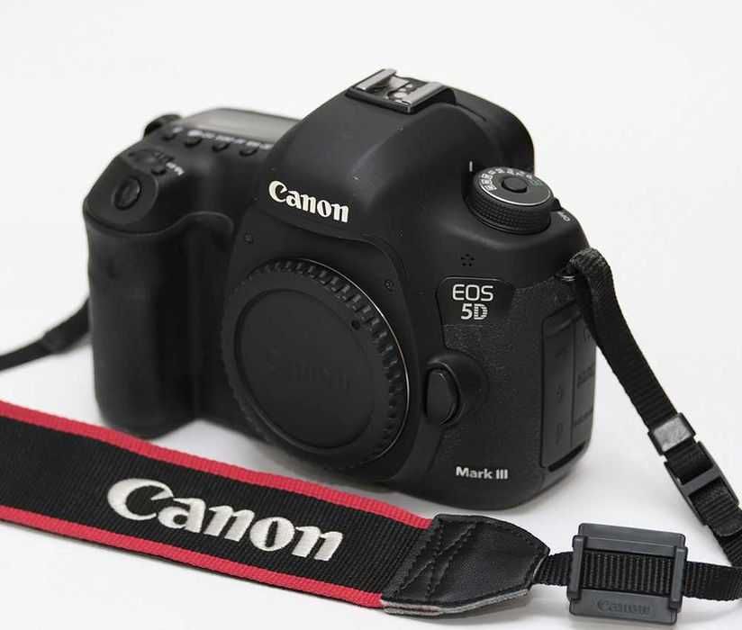 Canon 5 D Mark III Bem cuidada  Lentes Canon EF