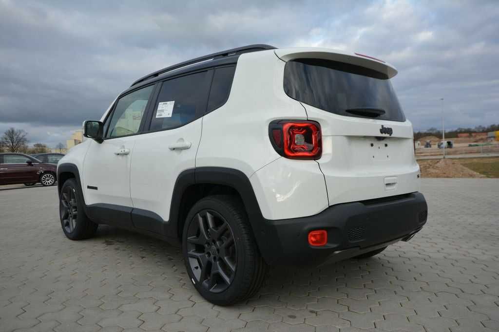 Бампер передній  Jeep Renegade BU запчастини Ренегейт шрот