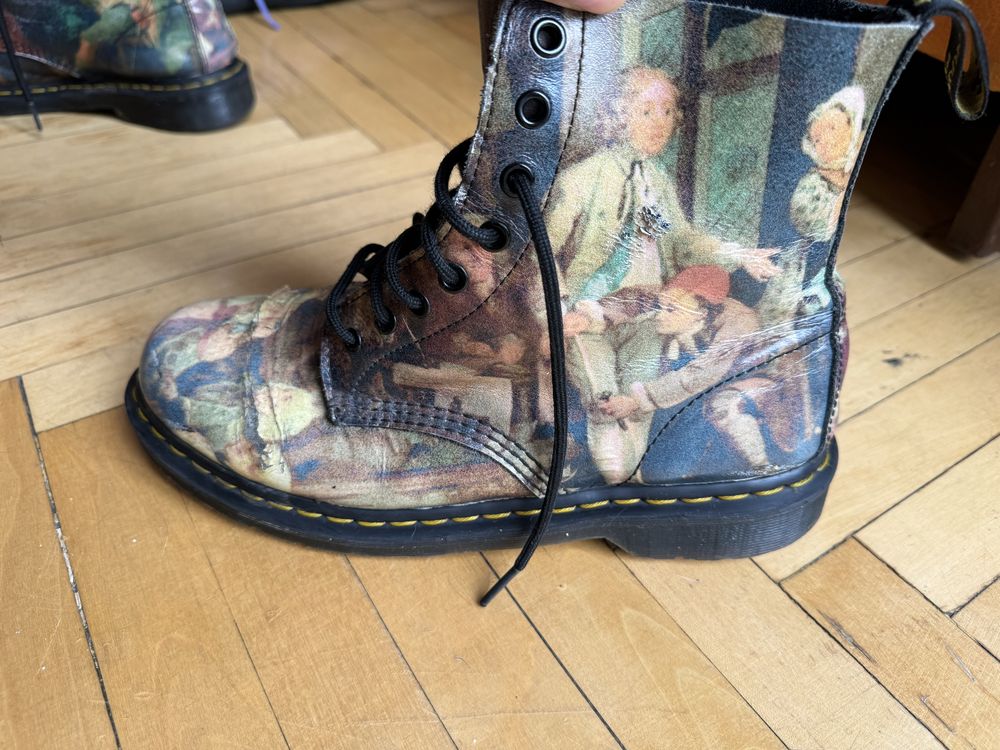 Dr martens pascal hogarth