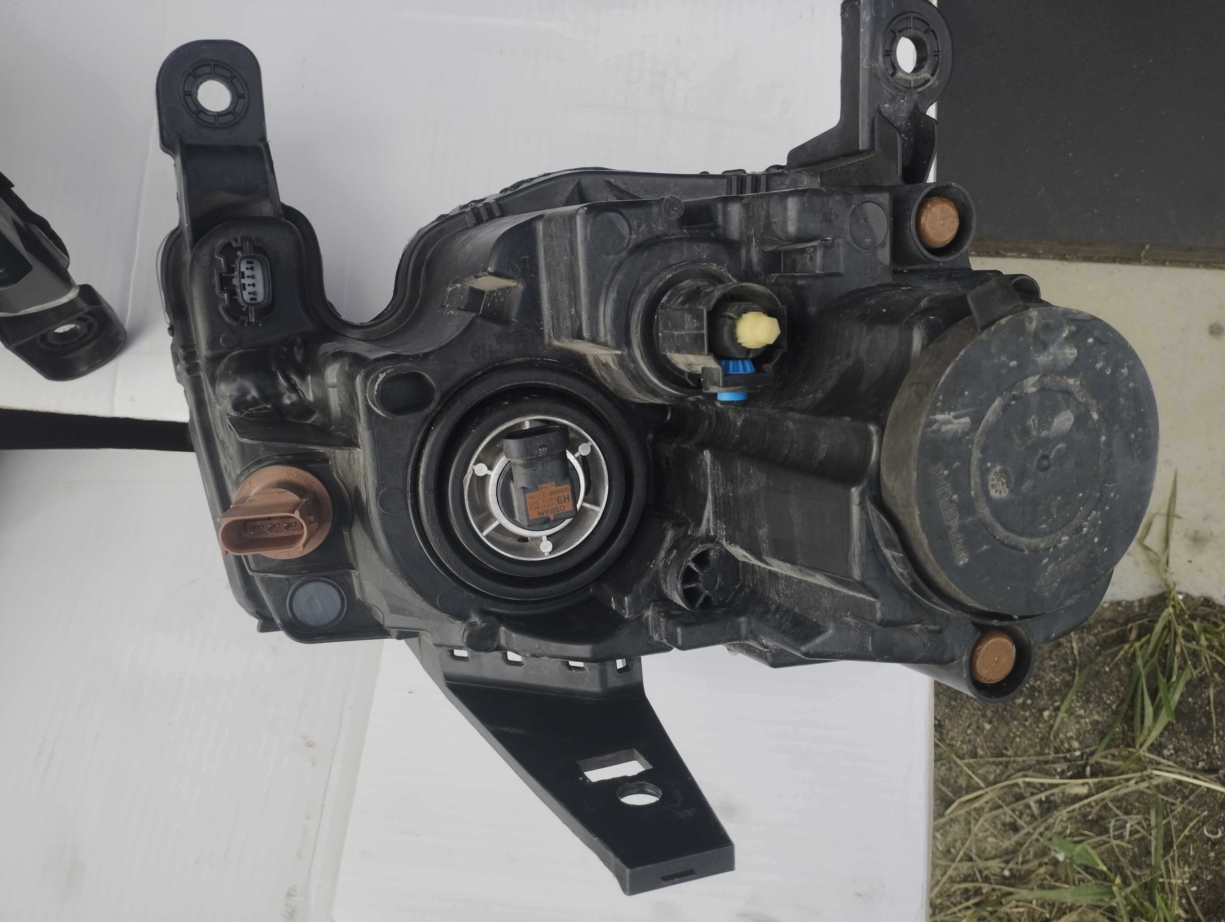 Lampy przednie Jeep Grand Cherokee Wk 2 Oryginał