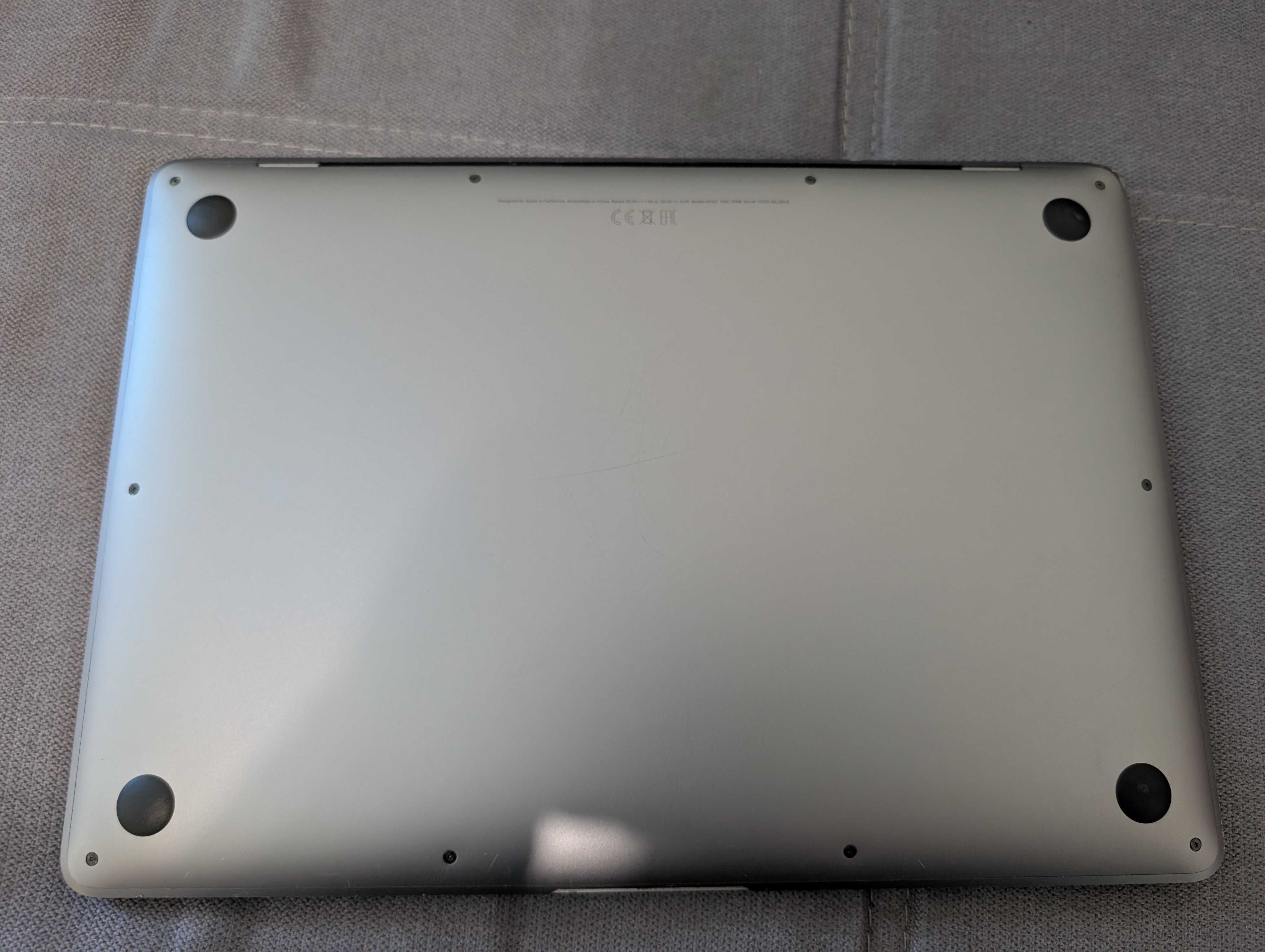 MacBook Air M1 256GB dysku 16GB RAM uszkodzony