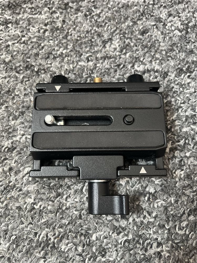 Manfrotto Adapter MN577 z płytką regulowaną