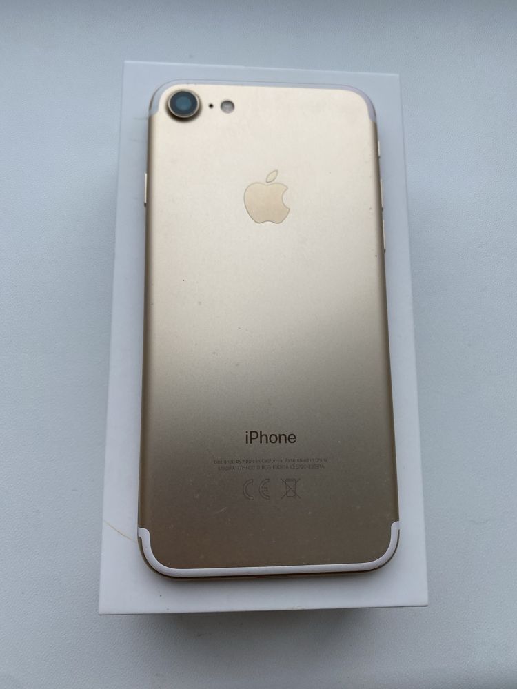 iphone 7, 128gb Gold (все в оригинале, один владелец)
