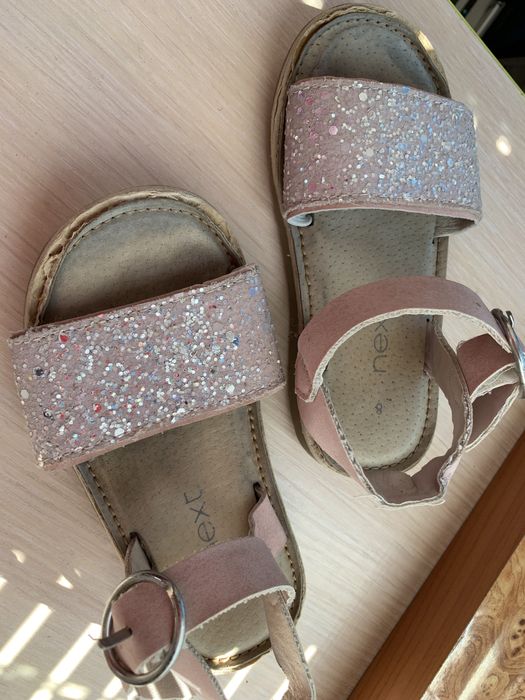 Босоніжки дитячи