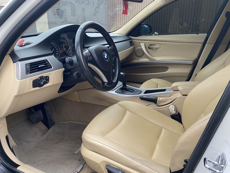 Продам BMW.  320