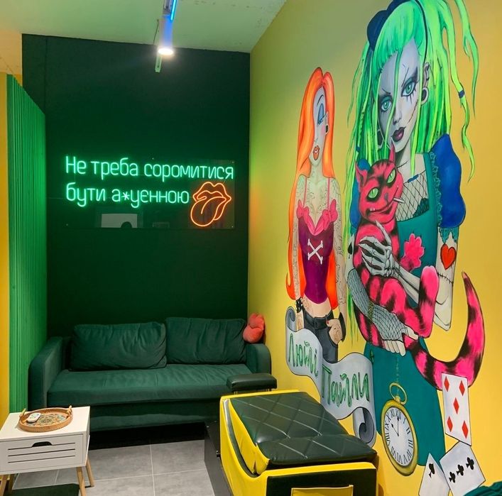 Здам в оренду  місце для майстра перукаря,бровіста та манікюр