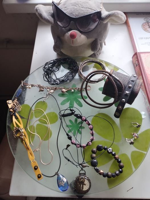 Прикраси біжутерія підвіски, кулон сережки, браслети