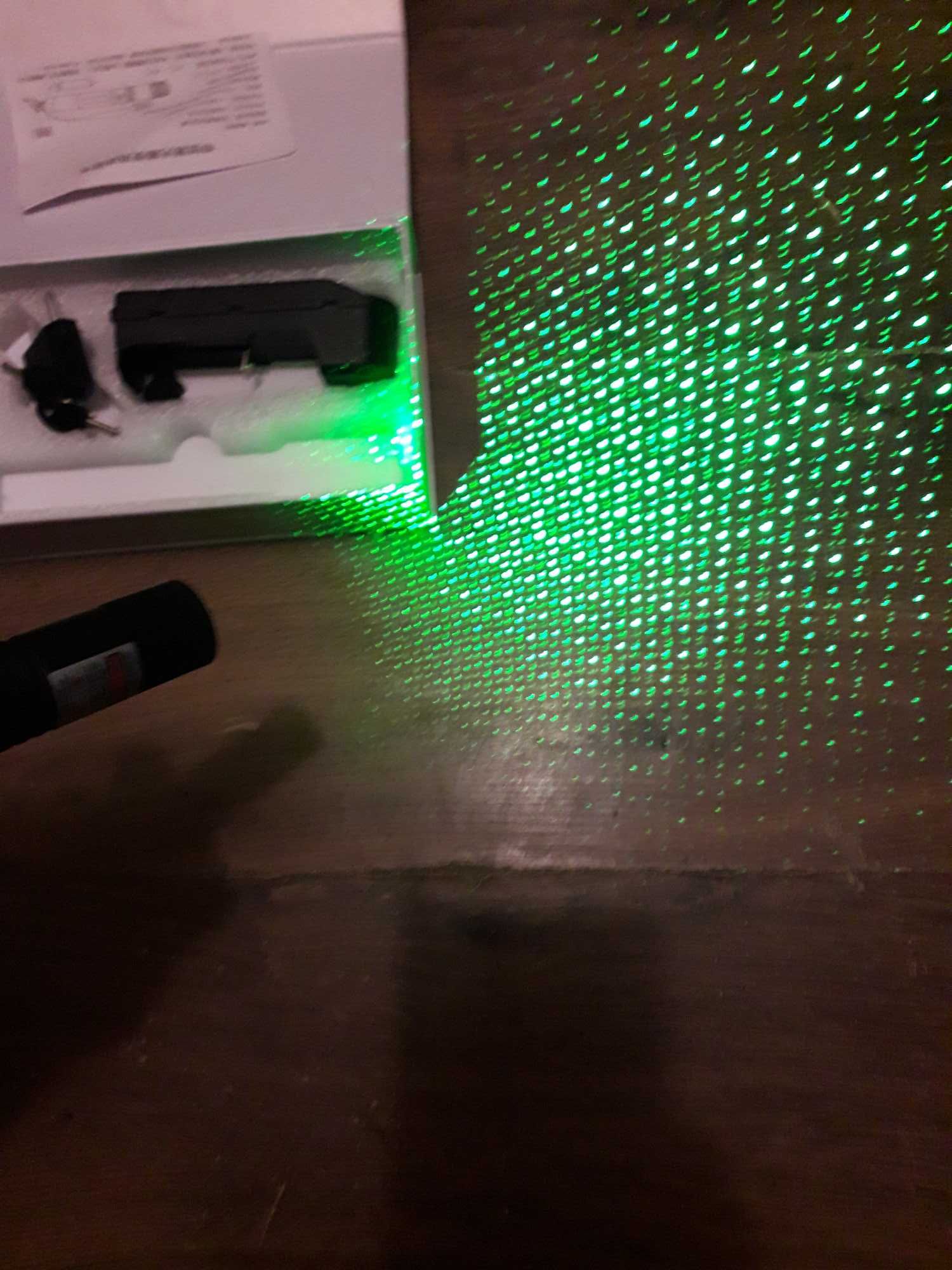 Laser     Zielony