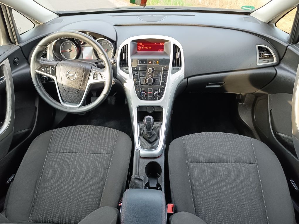 #*Opel_Astra*J*2010rok*Niemcy*1.4_benzyna*#