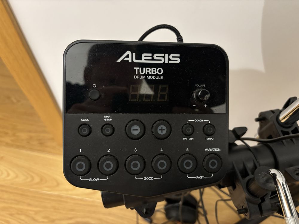 Електронна барабана установка Alesis Turbo Mesh Kit