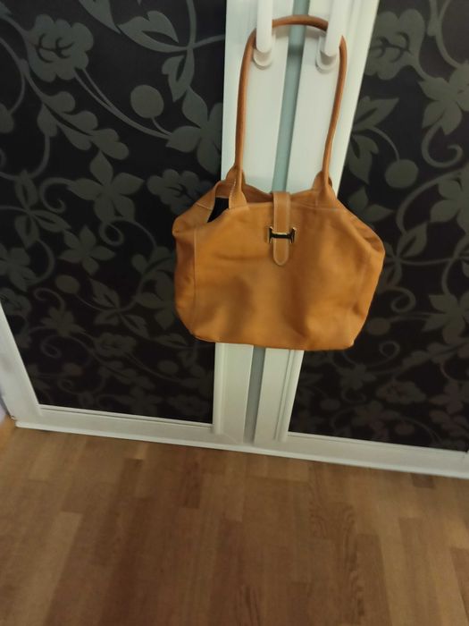 Torebka Pelle ze skóry