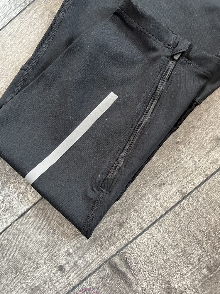 Czarne legginsy new balance
