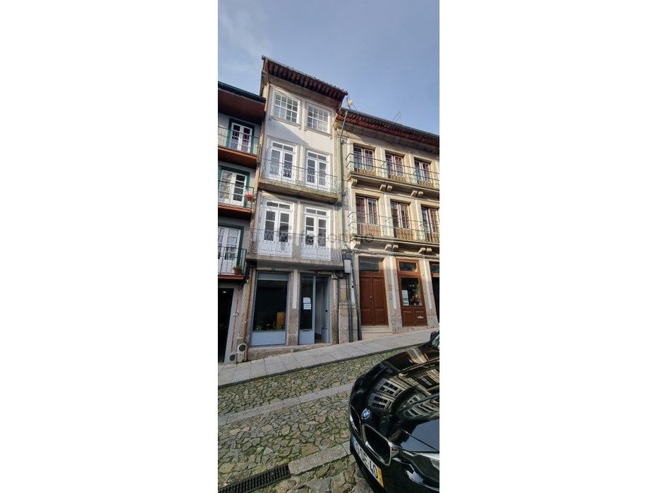 *** Arrenda-se ***

*** Prédio Centro Cidade***