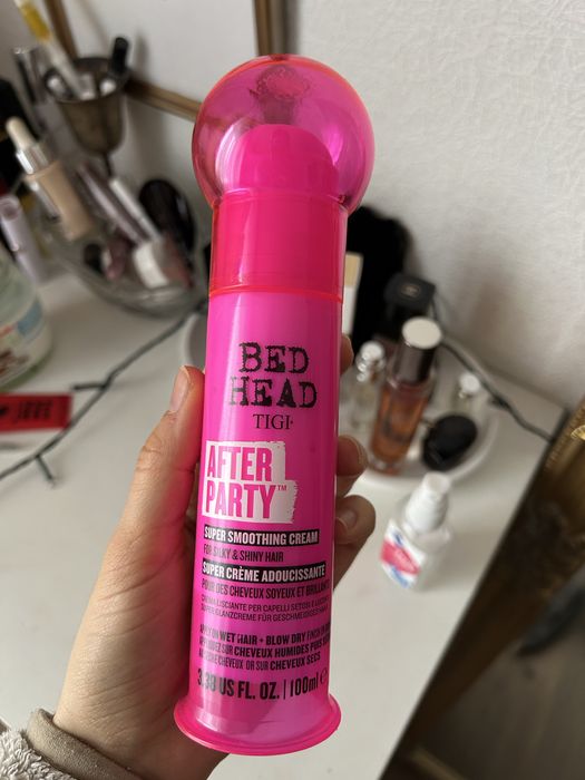 Bed Head after party розгладжуючий крем від пухнастості волосся 100 мл