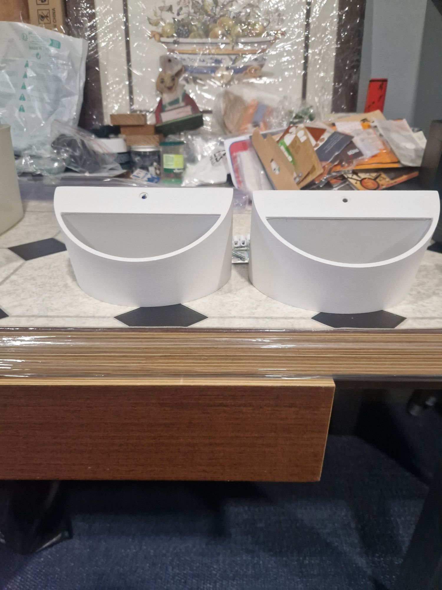 2 Candeeiros de Parede em Meia Lua já com leds incorporadas.
0,16 cm C