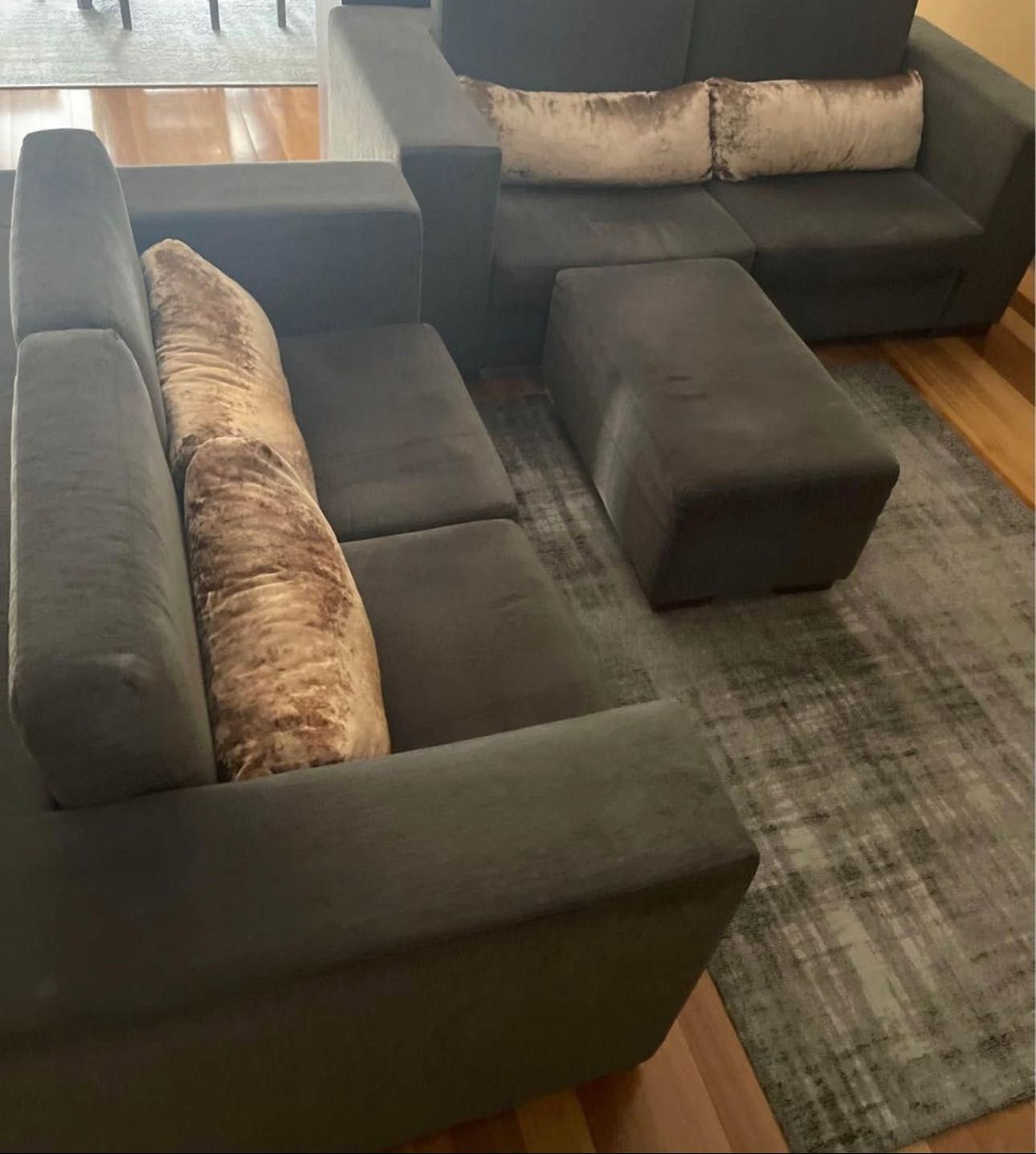 Conjunto de Sofás com Chaise Longue