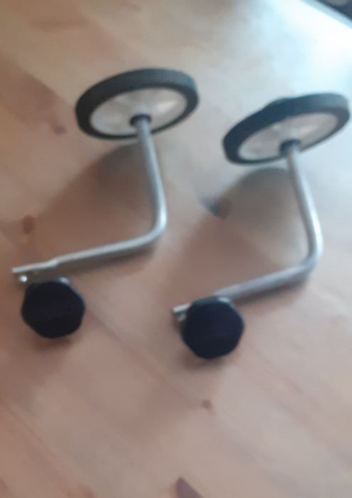 Rodinhas de bicicleta com pouco uso