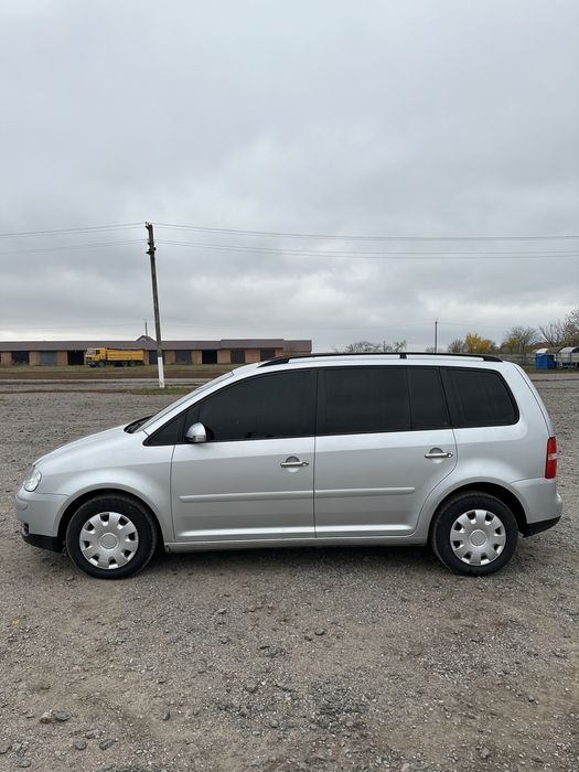 Volkswagen Touran 2005 року | 1.6 бензин/газ | Гарна комплектація