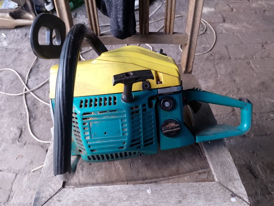 Продам бензопилу