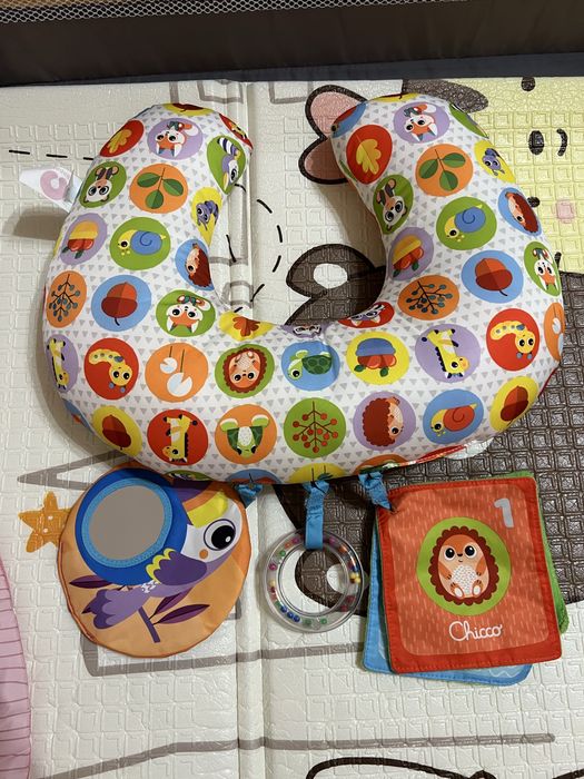 Подушка-ігровий центр Chicco "Animal Tummy Time"