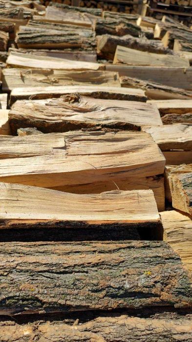 Оберіть з широкого асортименту дров за породами в Одесі! Якісні дрова