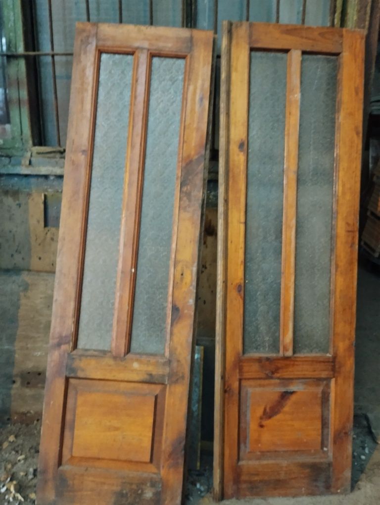 Продам дерев'яні міжкімнатні двері б/в