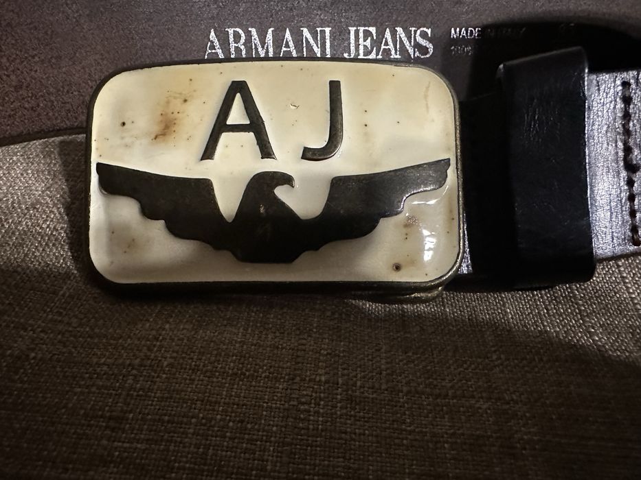 Продам ремень Армани оригинал состояние на фото красивая пряжка