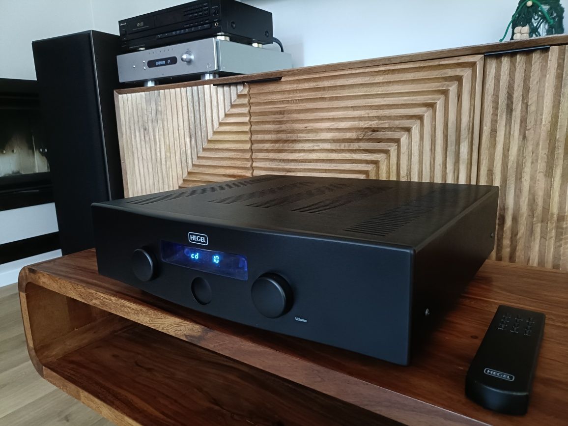 Wzmacniacz Hegel H100 fabryczny komplet