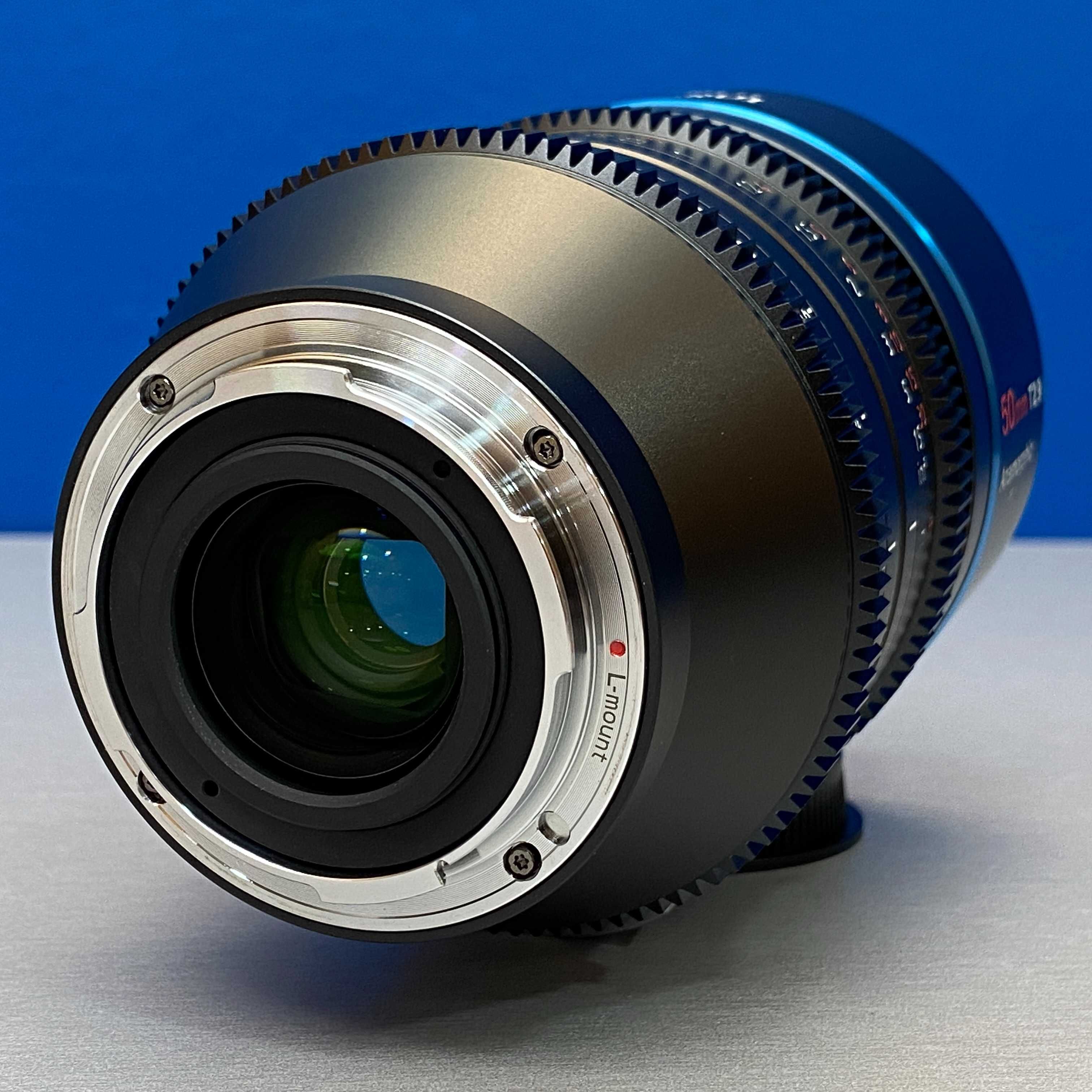 SIRUI Venus 35mm T2.9 1.6x Anamorphic (L-Mount) - NOVA
