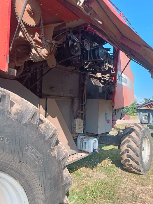 Комбайн Сільськогосподарський Продам в гарному стані Комбайн Massey