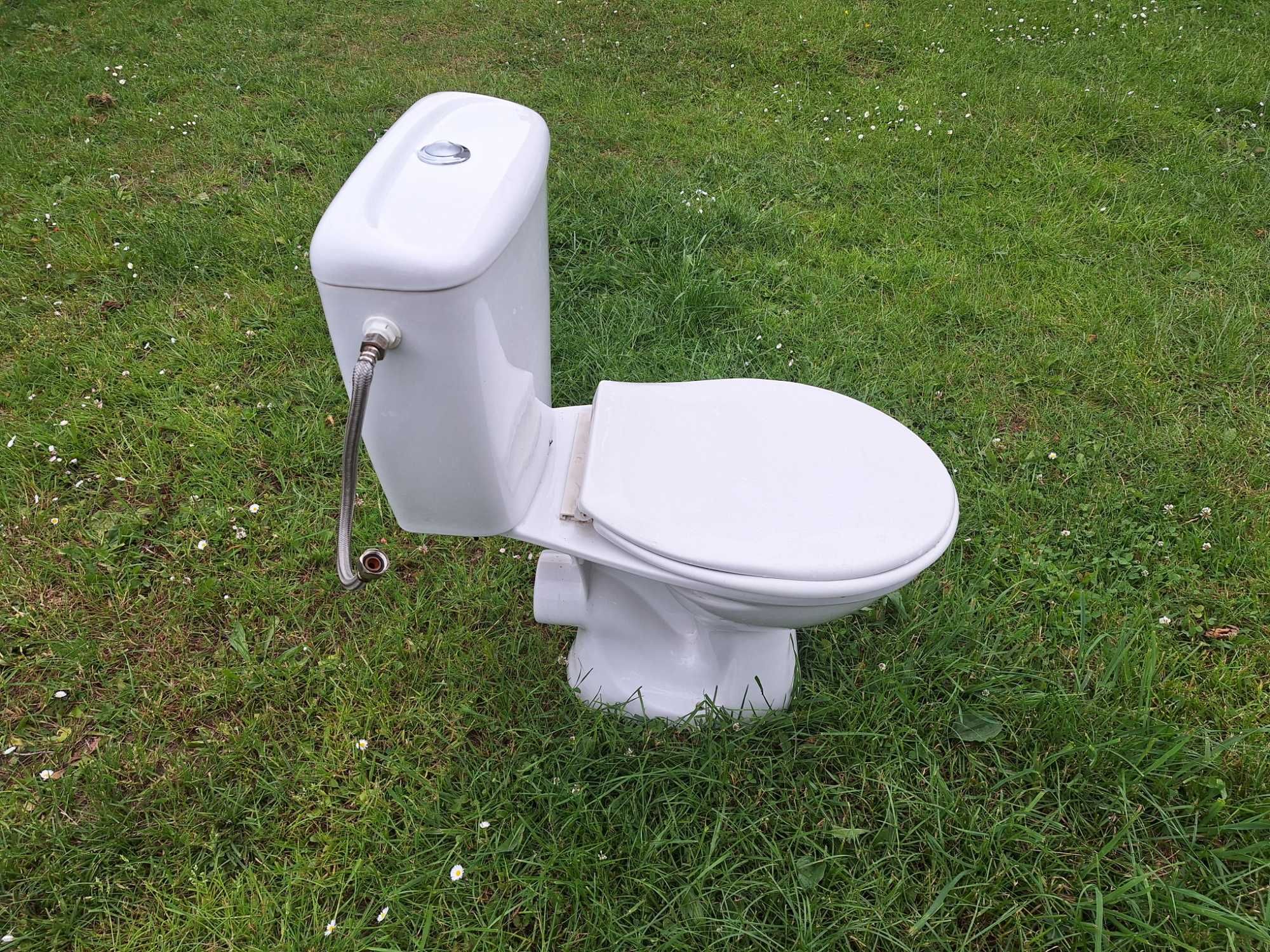 Kompakt WC, toaleta.