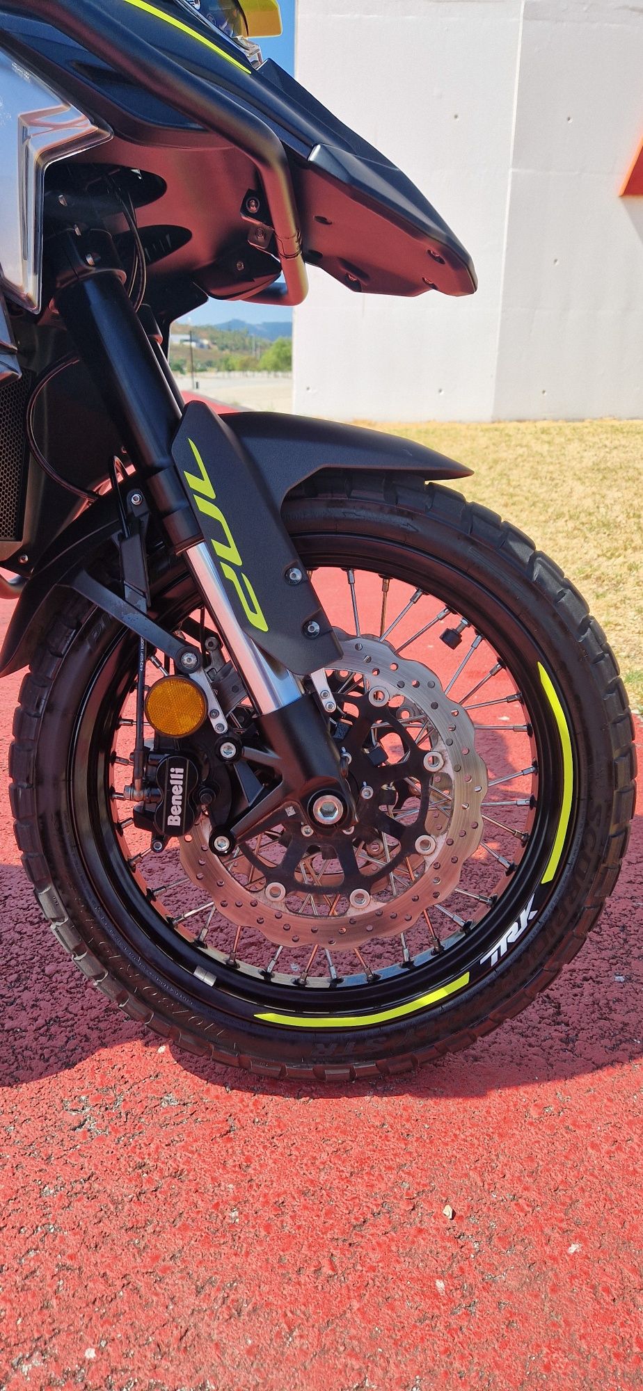 Benelli TRK 702X revisão 18.000 kms já efectuada