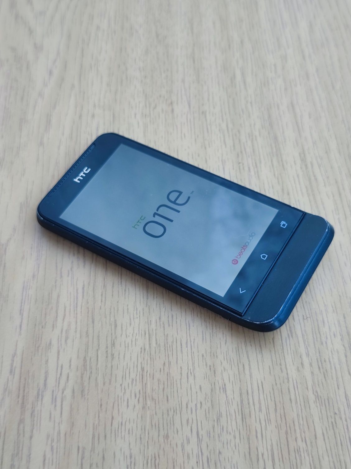 HTC one V телефон смартфон раритетні