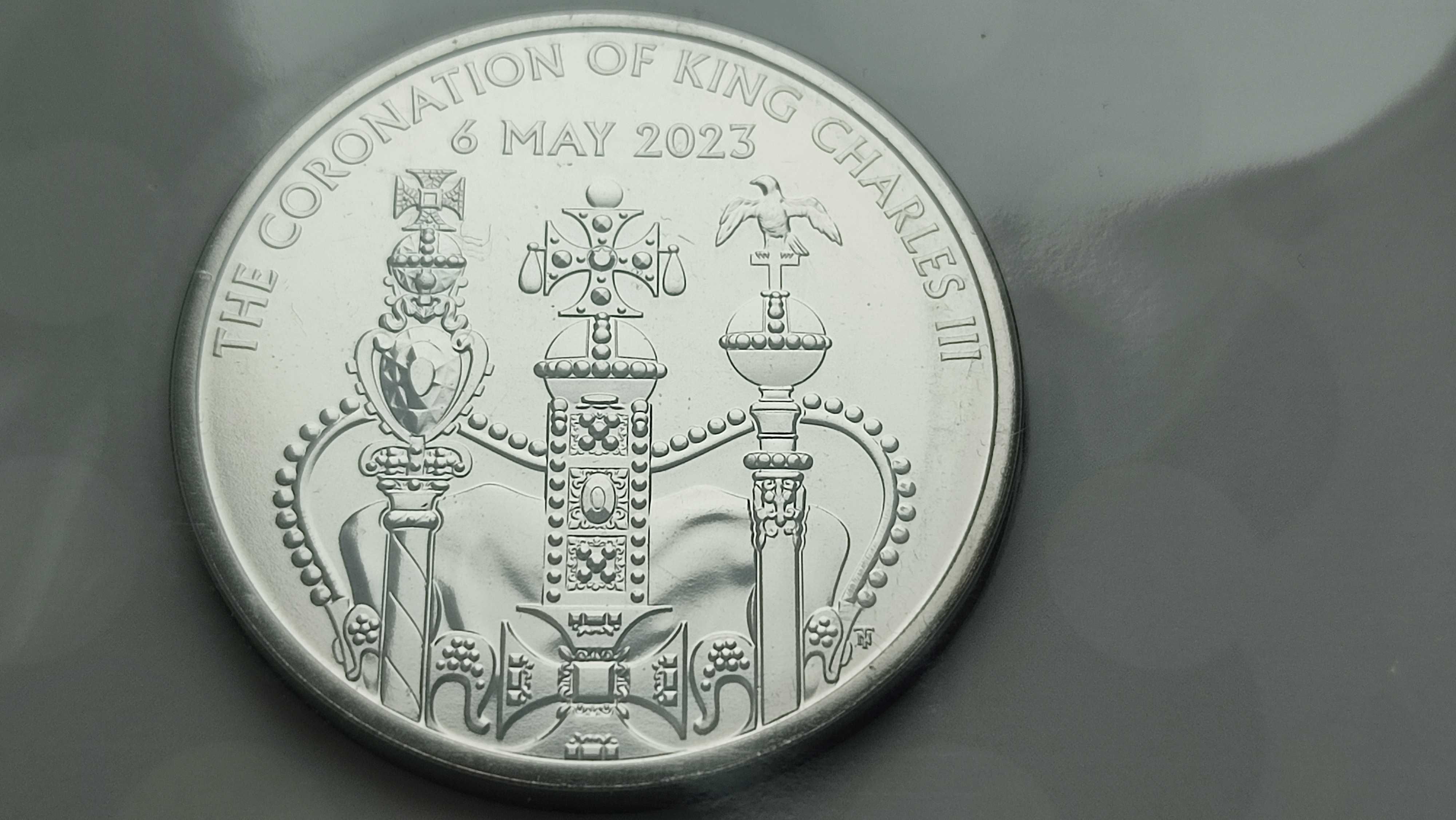 Монета 5 фунтів 2024 Коронація Чарльза III, в сувенірній упаковці